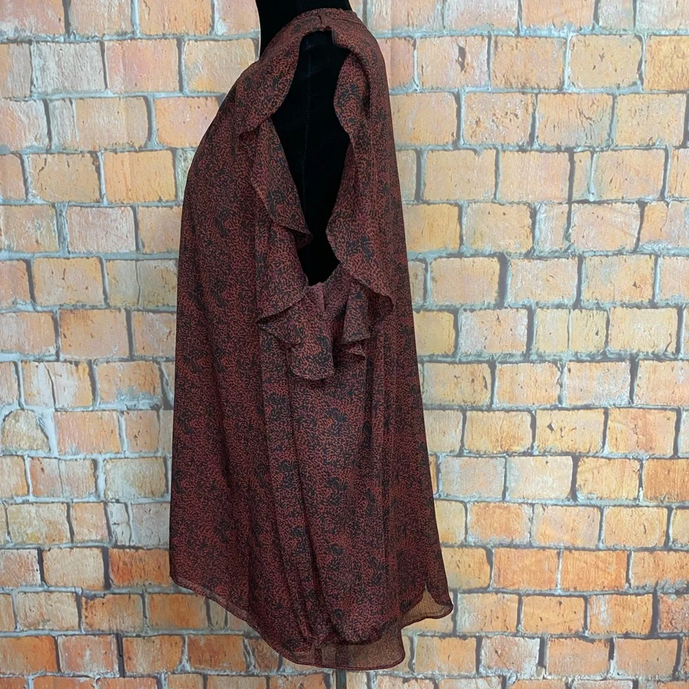 Gibson Latimer Cold-Shoulder Tie Neck‎ Top